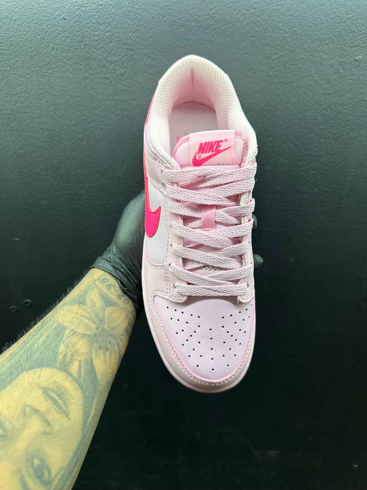 SB Dunk Low Barbie
