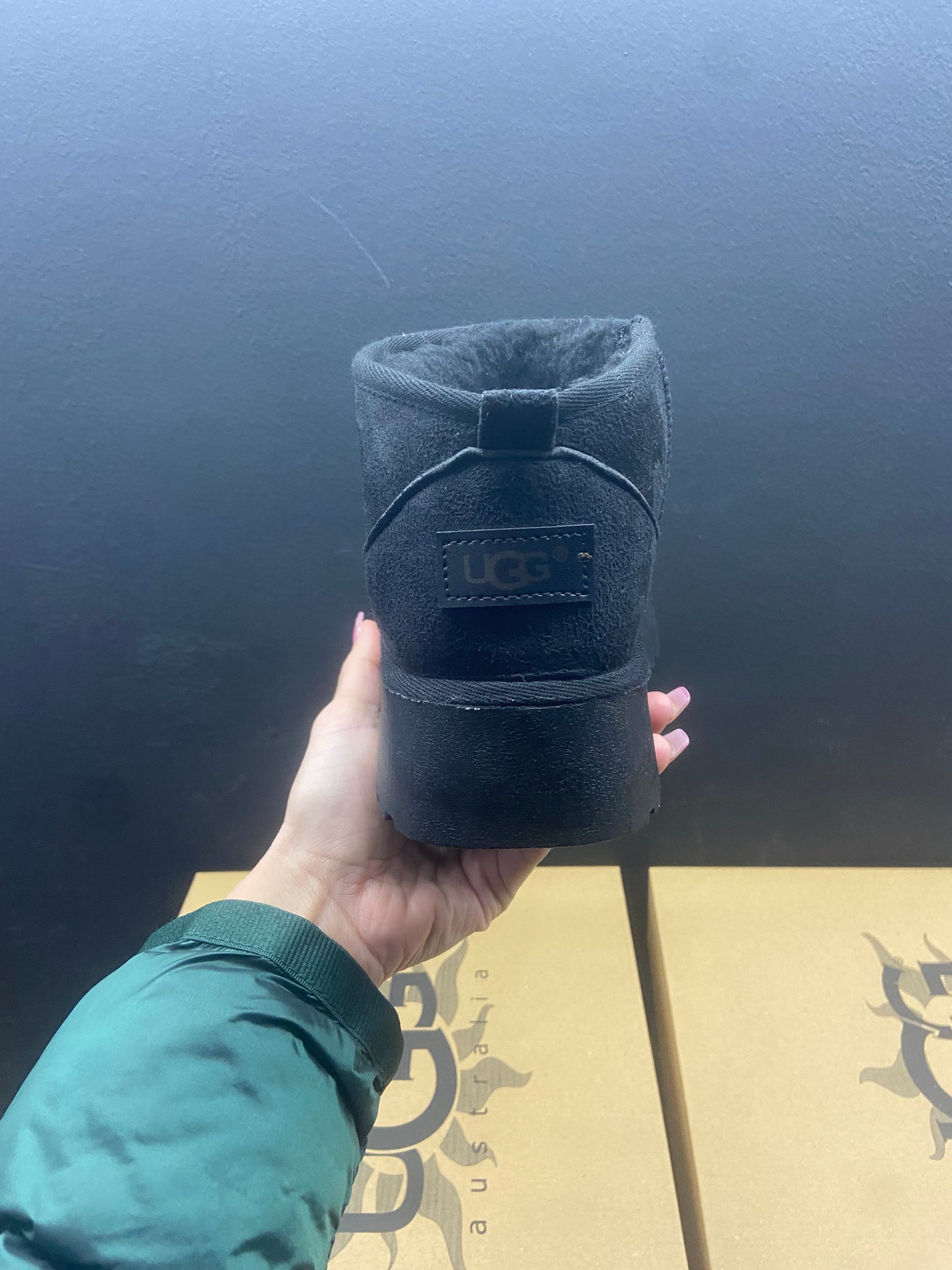 UGG