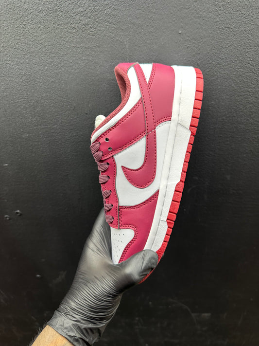 SB Dunk Low
