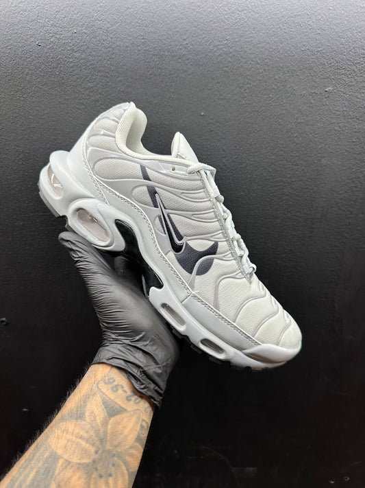 Air max tn grey
